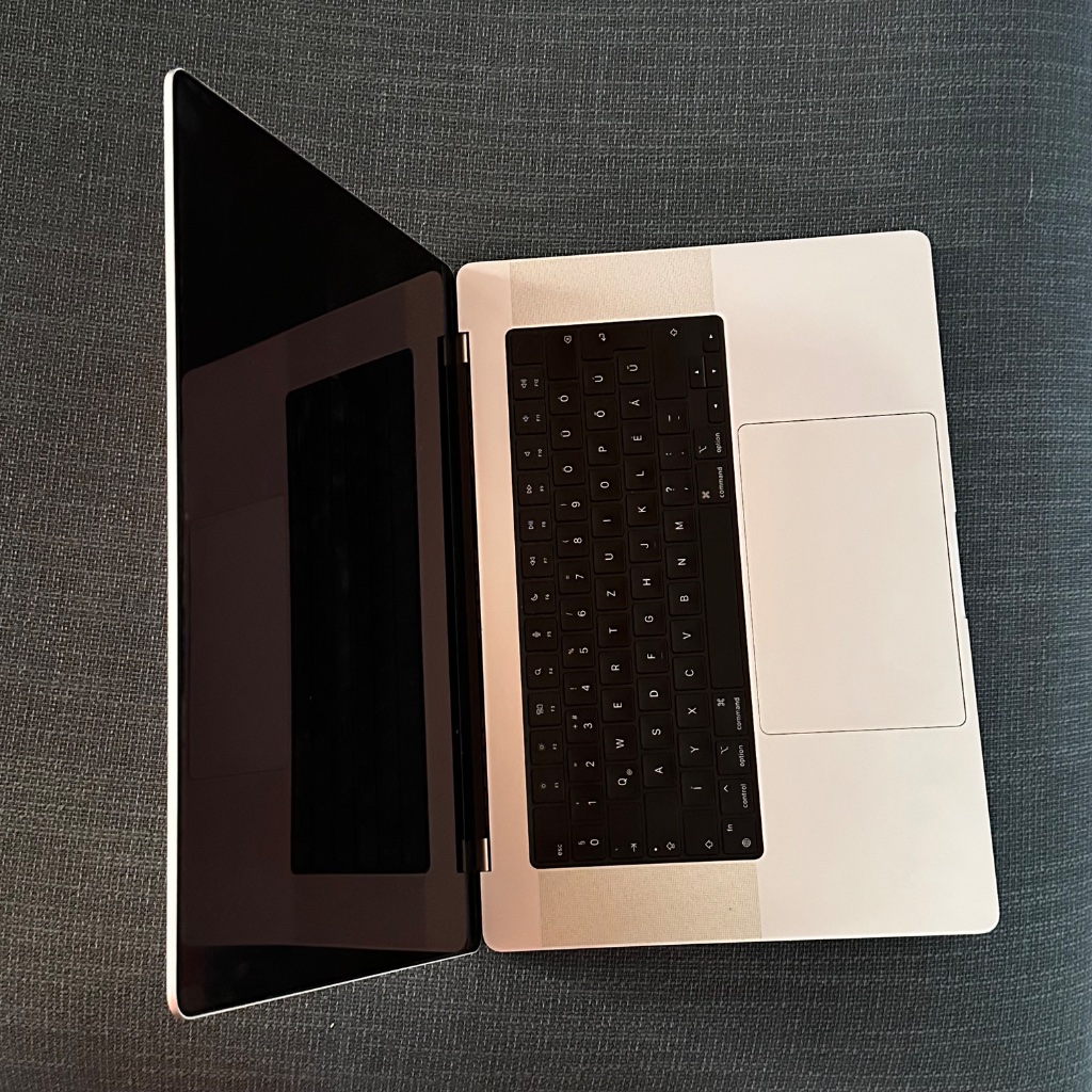 Apple MacBook Pro 16-inch