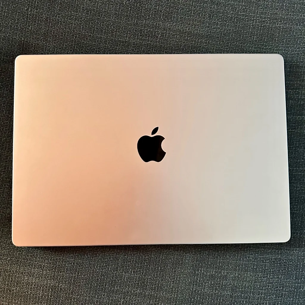 Apple MacBook Pro 16 cali