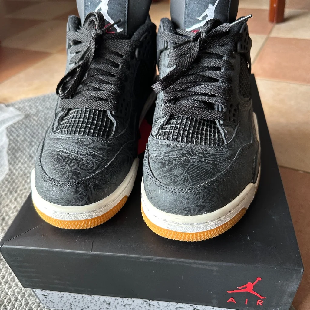 Air Jordan 4 Laser Black Gum