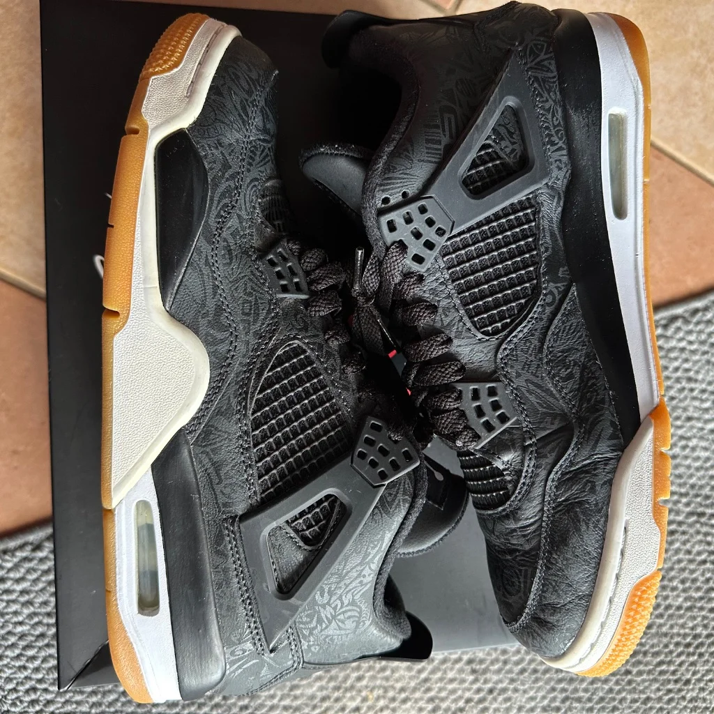Air Jordan 4 Laser Black Gum