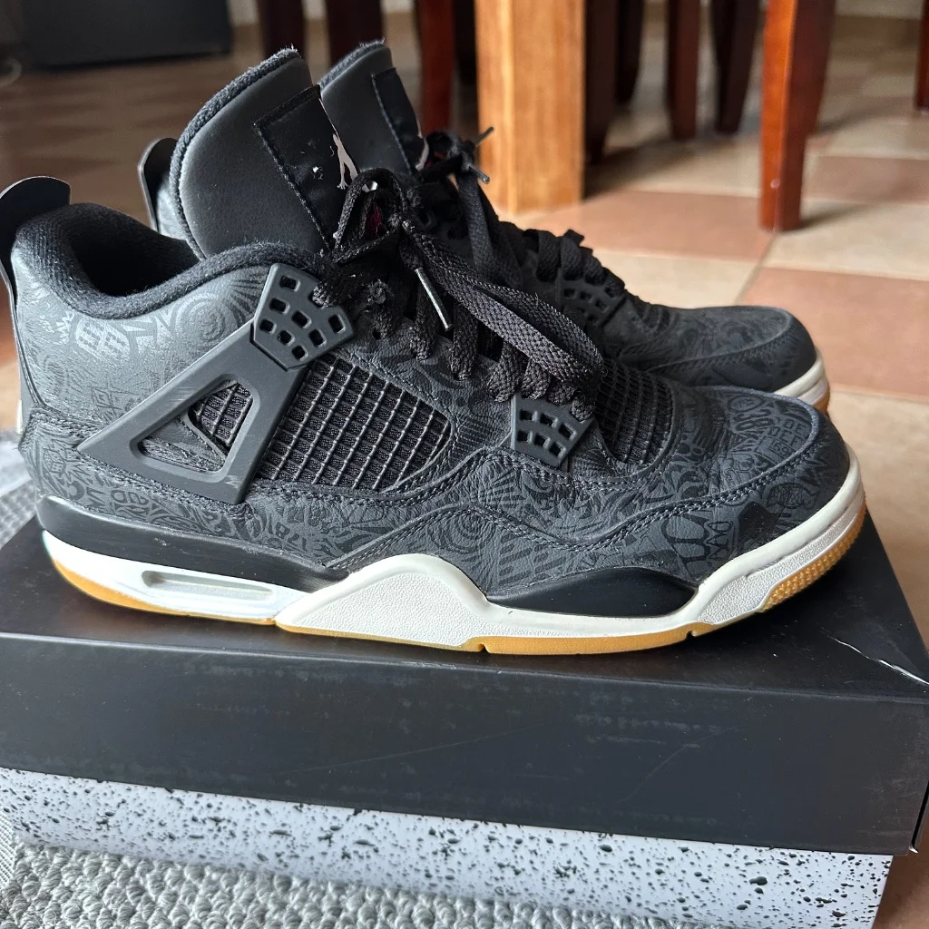 Air Jordan 4 Laser Czarny Gum